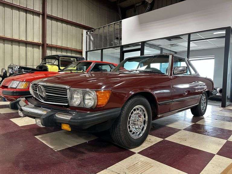 1982  Mercedes  107 1982 Mercedes 380 SL image