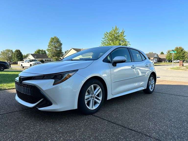 2022 TOYOTA Corolla 2022 Toyota Corolla Hatchback - Like New