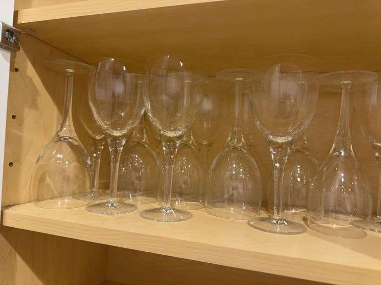 29 stemmed wine glasses (2 sizes) image