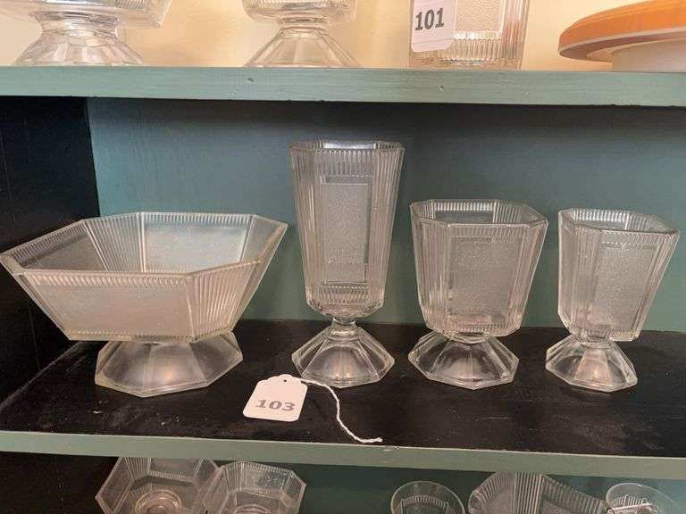 4 pleat & panel pedestal dishes image