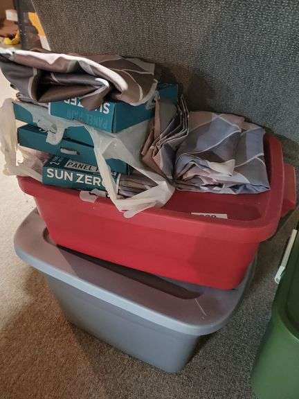 Tubs Of Curtains image