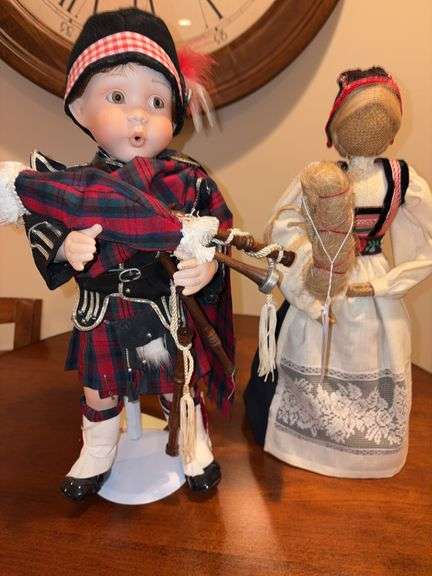 Bagpipe doll, burlap body doll image
