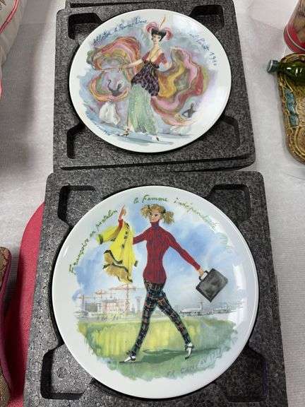 Lot of 6 collectors plates image