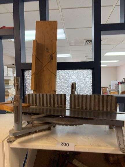 Mitre saw & box image