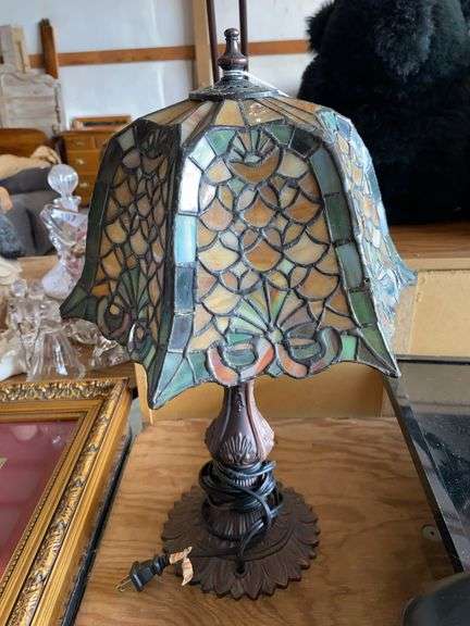18" leaded glass lamp image