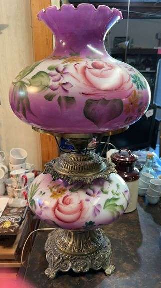 28” tall Hurricane lamp image