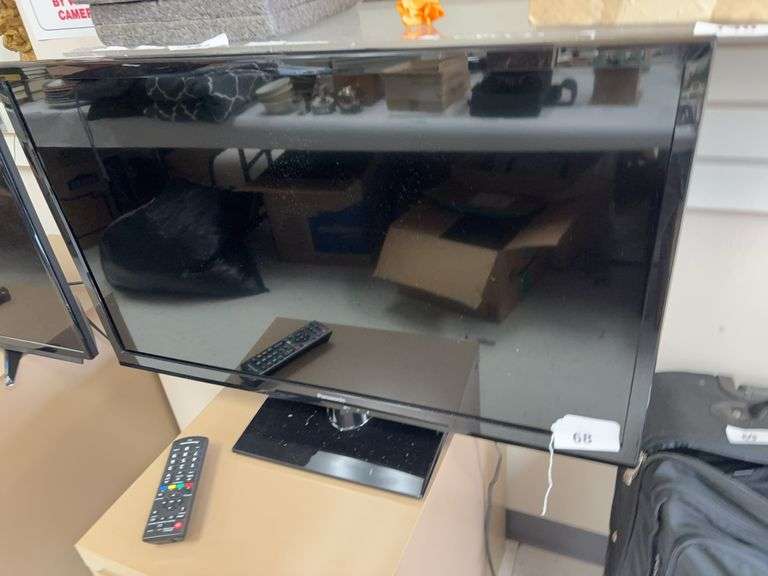 Panasonic 32” TV image