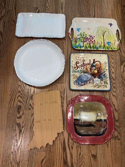 Lot of trays, decorative plate, Indiana wooden cutting board image