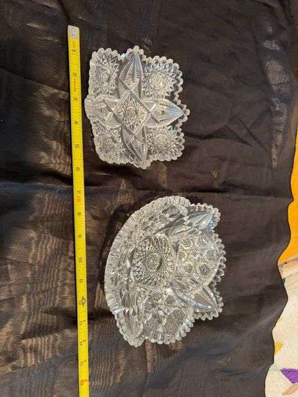 2 cut glass dish’s image