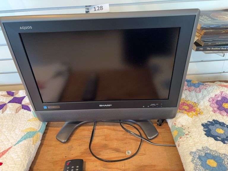 Sharp Aquos 19” tv image