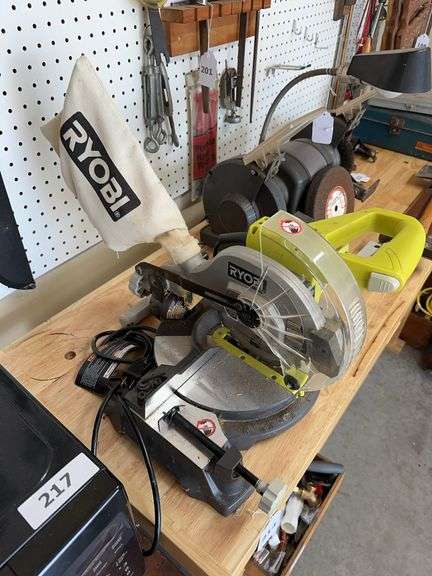 Ryobi 7 1/4 inch compound miter/chop saw image