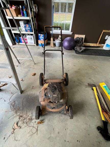 Push Lawnmower image