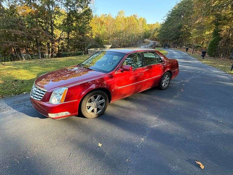 2006 Cadillac DTS - 4 Door Sedan, Leather, Power image
