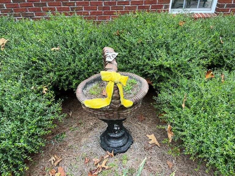 Concrete Basket & Stand image