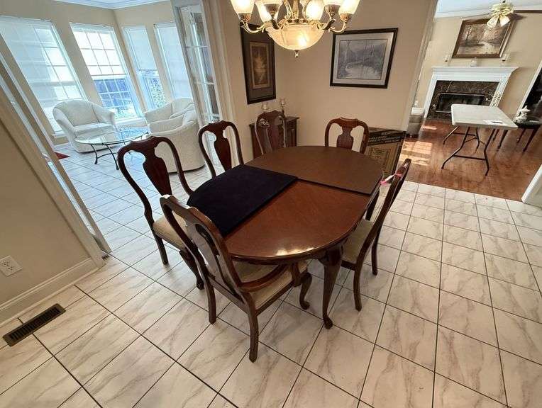Dining Room Table, 6 Chairs, and Table Pad image