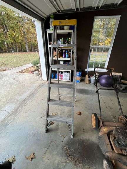 Aluminum Stepladder 6' image