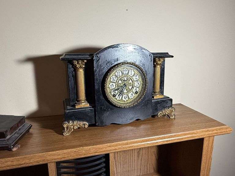 Mantel Clock - Cathedral - 1/2 & 1 Hour Strike image
