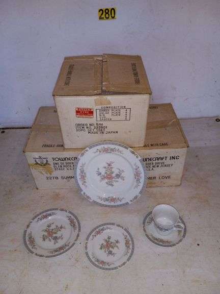 Twelve Place Setting China - Towncraft Summer Love image