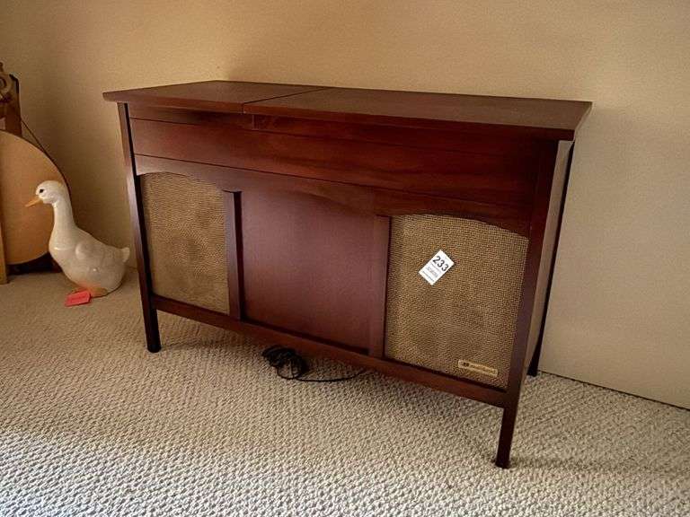 Console Record Player image