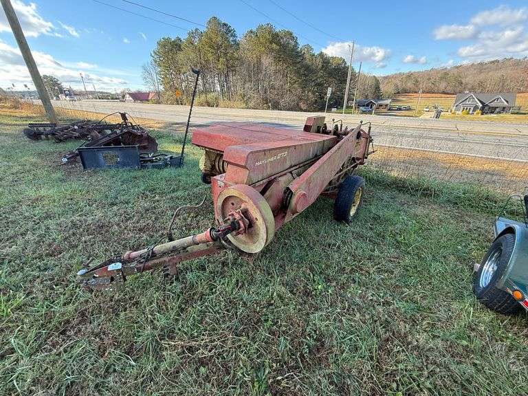 New Holland 273 Square Baler image