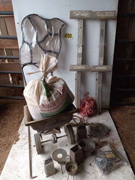 Spreader w/Seed, Misc. image