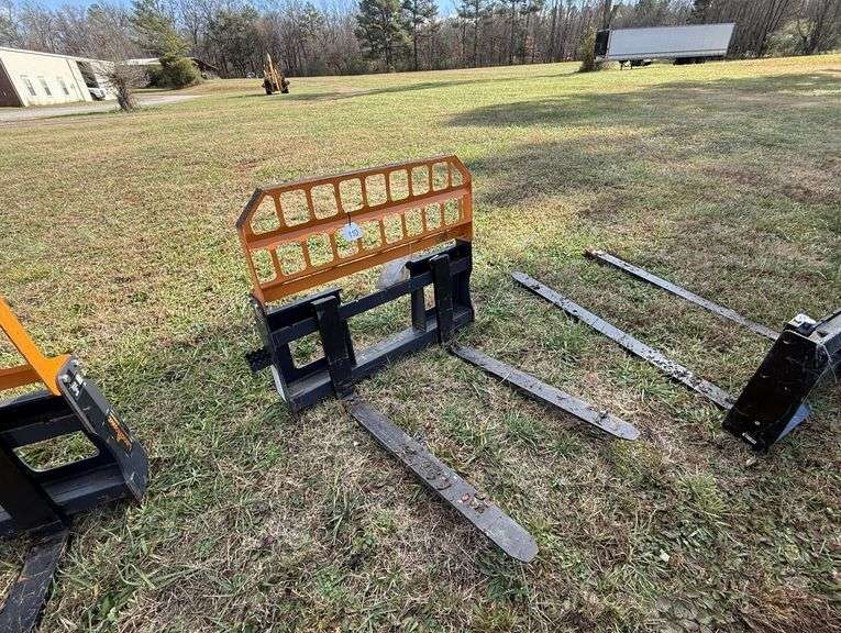 Land Honor Skid Steer Pallet Fork 42" 4000 lb image