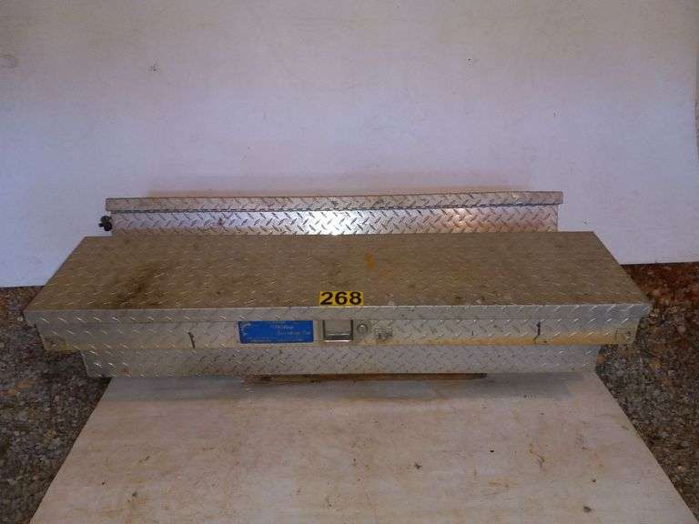 Side Tool Boxes 4' - No Keys image