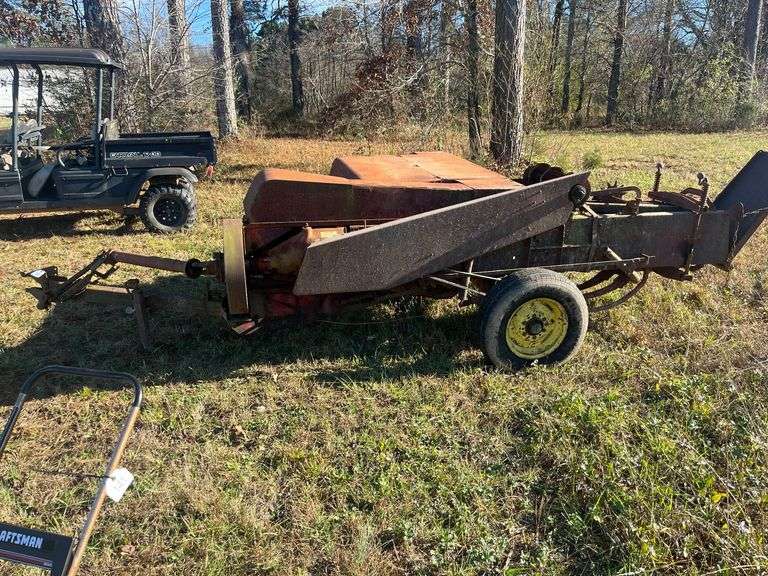 New Holland 269 Square Baler image