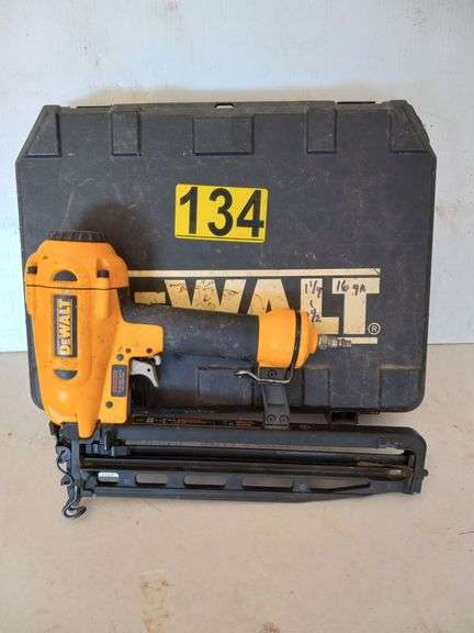 DeWalt 16 Gauge Finish Nailer Gun image