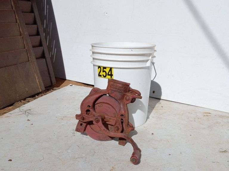 Corn Sheller/Walnut Hull Remover image