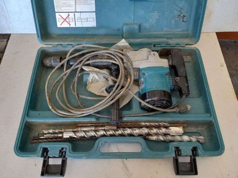 Makita Hammer Drill HR3851 with Drill Bits image