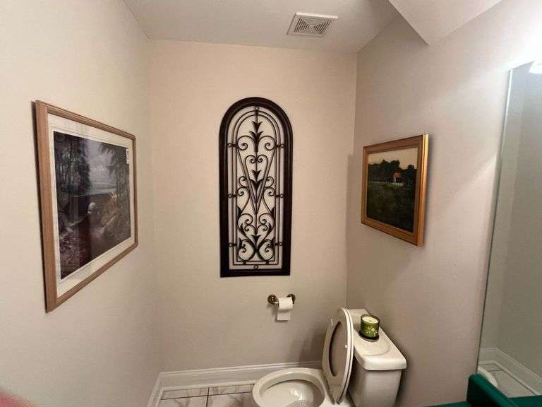 Contents of Guest 1/2 Bath image