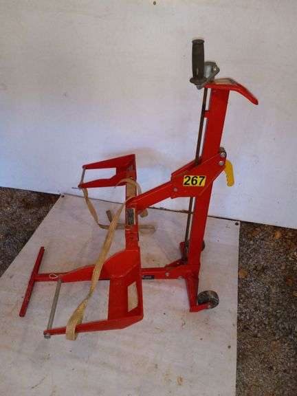 Troy-Bilt Riding Mower Lift image