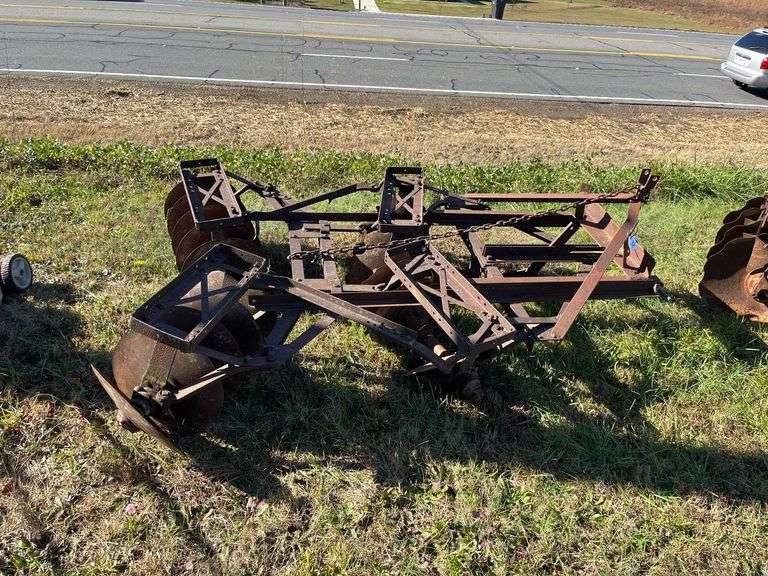 Pull Type Disc Harrow image