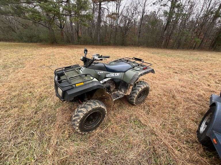 Arctic Cat 400 4 Wheeler - 4 Wheel Drive, Heated Grip, Winch image