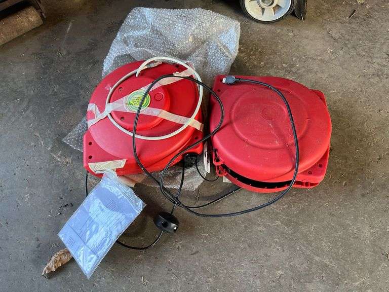 Retractable Reel w/Cat 5 Wire & Retractable Reel w/HOM1 Wire image