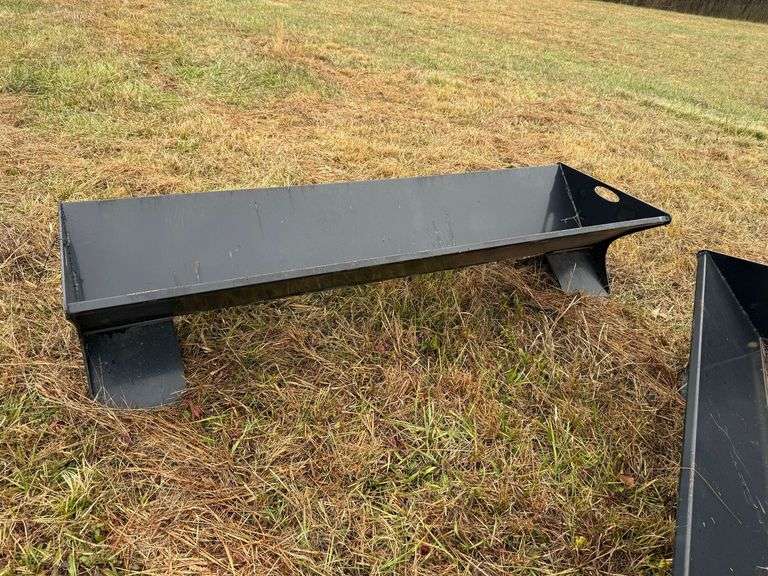 V-Bottom Feed Trough 8' image