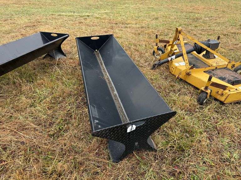 V-Bottom Feed Trough 8' image