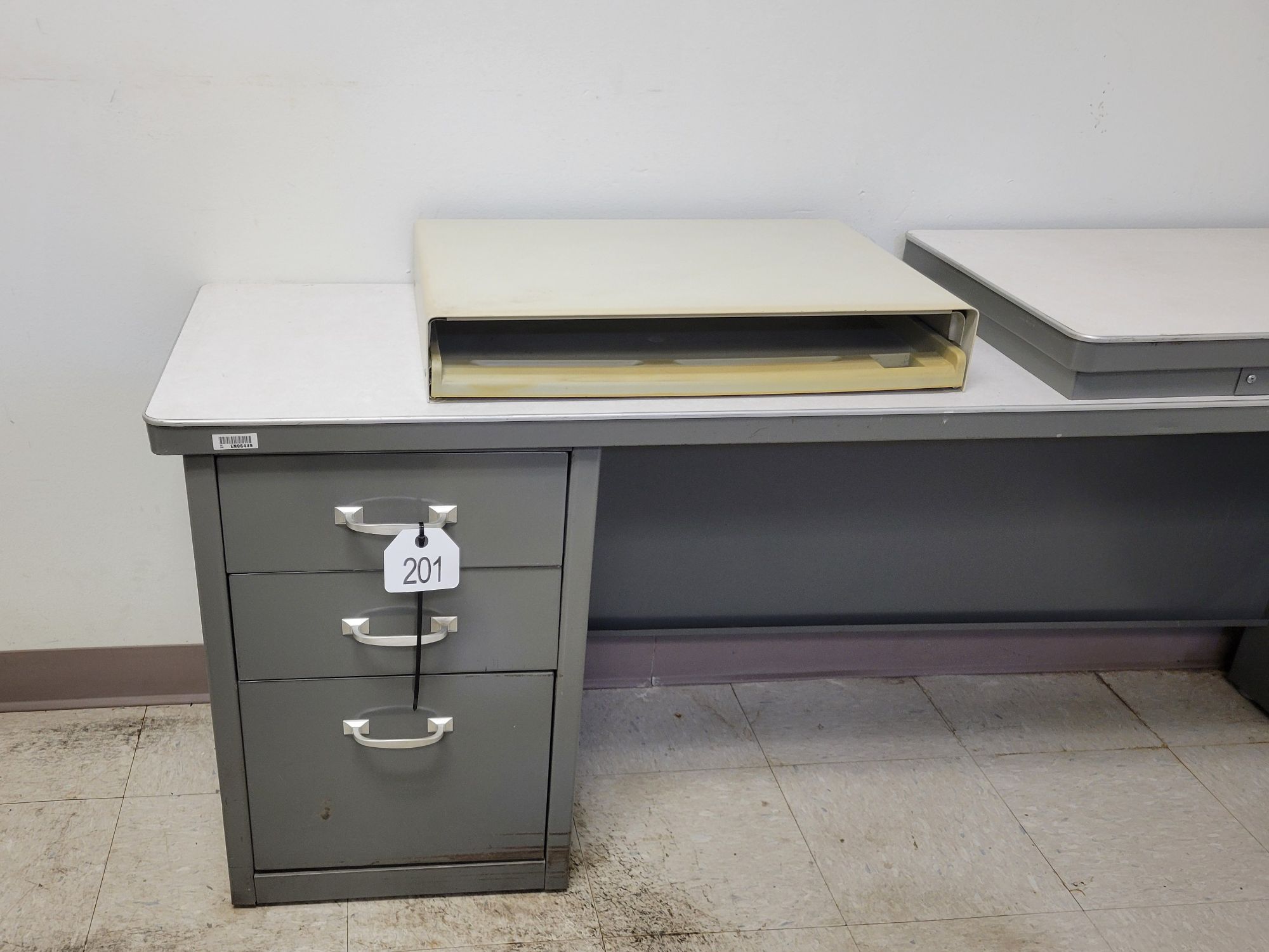 Lot image 4