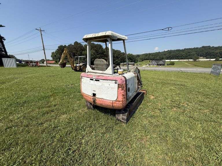 Takeuchi Mini Excavator TB25 - Runs & operates - Walker Co Water & Sewerage Surplus