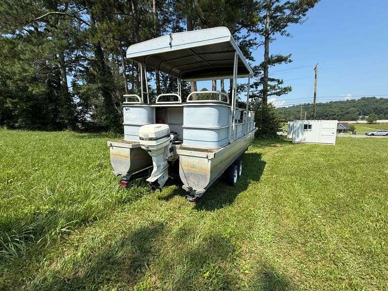 1986 Starcraft Marine Pontoon Boat - 90 hp Johnson motor, 24' w/ trailer - Bill of Sale Only