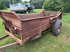 New Holland Manure Spreader