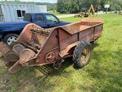 New Holland Manure Spreader