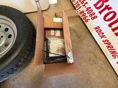 5 Boxes of 2 Corner Brackets (10) & 9 Hinges