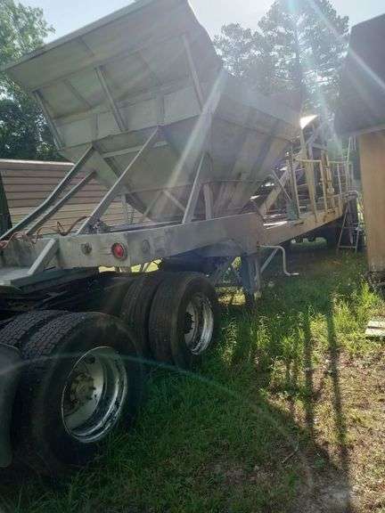 Pugmill - Portable, Asphalt, Cold mix, Double paddle, Detroit engine - Selling offsite - Call office to arrange for inspection