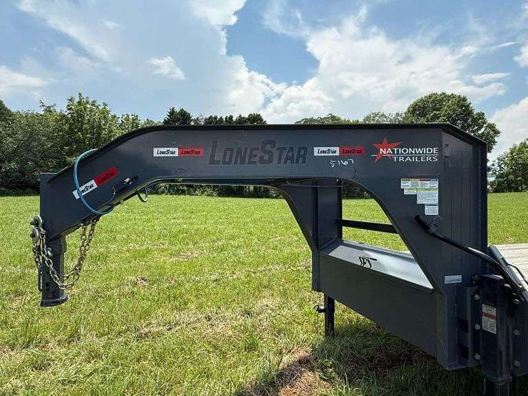 2024 LoneStar 40' x 8' Gooseneck Trailer - Chain box - Title applied for