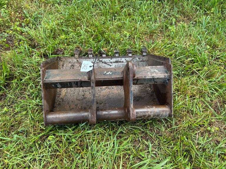 Backhoe Bucket - Ford 36"