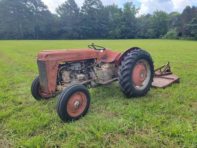 1962 MF Model 35 Tractor - Runs but need battery - Includes 5' bush hog - Description corrected based on serial number