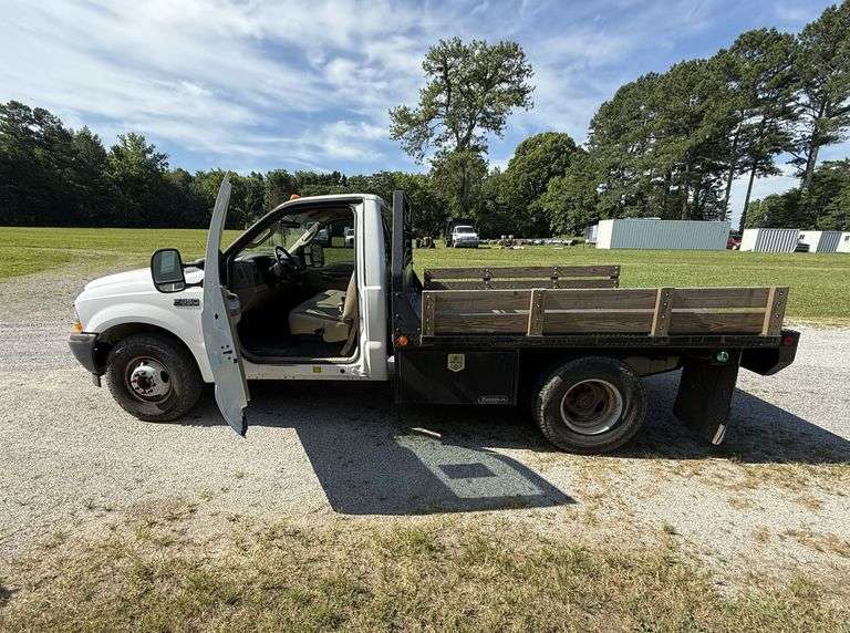 2004 Ford 350 DRW Super Duty Flat Bed Truck - Power Stroke, Diesel, Automatic, Showing 126,510 miles, Driven to sale site