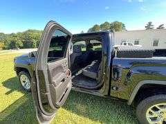2015 GMC Sierra Pickup Truck Z71 4x4 - Power windows, locks, mirrors, seats - Truck tool box, Showing 294,423 miles, AC not working